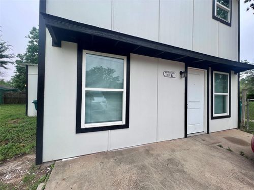 a-207 S Avenue A, Willis, TX, 77378-5621 | Card Image