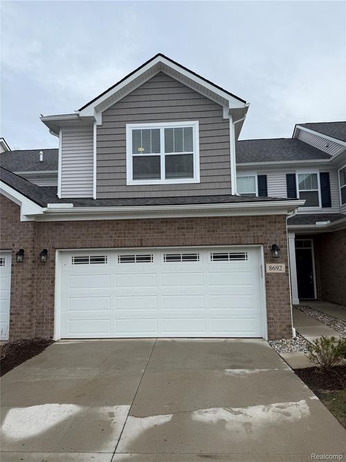 10-8692 Pioneer St, Washington Twp, MI, 48094-2972 | Card Image