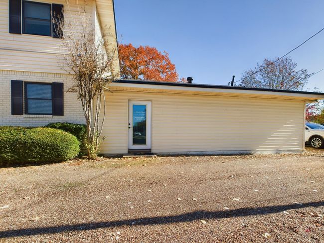 Back of property with brick siding | Image 20