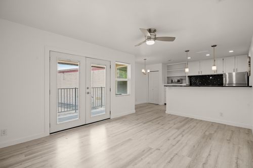 211-2600 Penny Lane Lane, Austin, TX, 78757 | Card Image