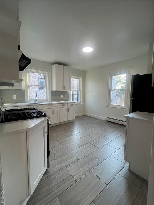 apt-2-14 Elm St, Mount Vernon, NY, 10550-1096 | Card Image