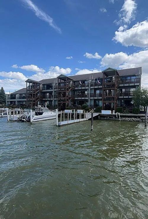 h5-1777 N Windward Dr, Port Clinton, OH, 43452-3671 | Card Image