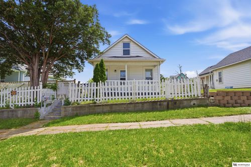 3621 V St, Omaha, NE, 68107-3239 | Card Image