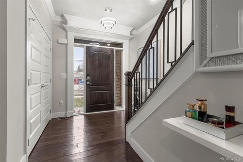 8615 Greendale Dr, Sterling Heights, MI, 48312 | Card Image