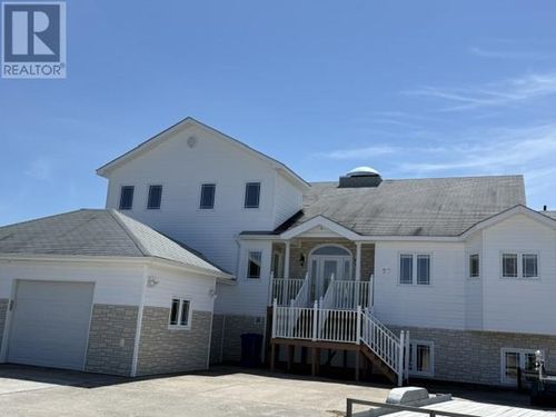 27 Ikey St, Happy Valley Goose Bay, NL, A0P1C0 | Card Image