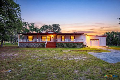 554 Cherry Rdg, Floresville, TX, 78114-4210 | Card Image