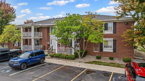 2100 Fort St, Trenton, MI, 48183-2066 | Card Image