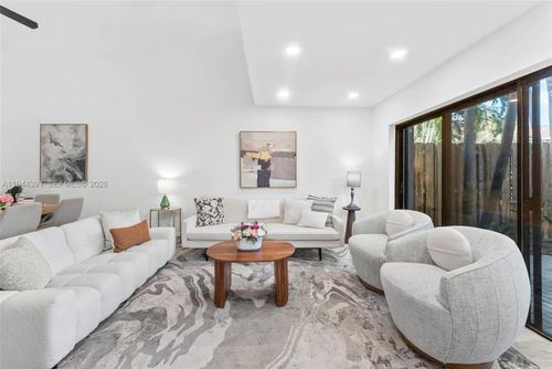 311 City View Dr, Fort Lauderdale, FL, 33311-9160 | Card Image