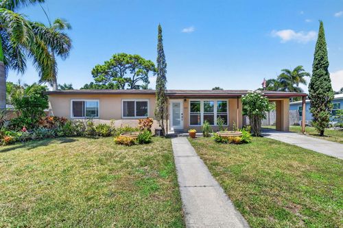 907 Wright Dr, Lake Worth Beach, FL, 33461-5761 | Card Image
