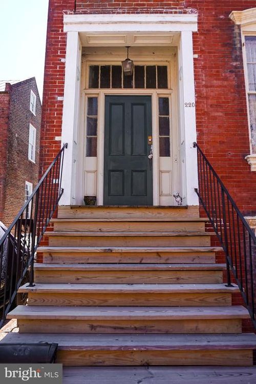 220 High St, PETERSBURG, VA, 23803-3242 | Card Image