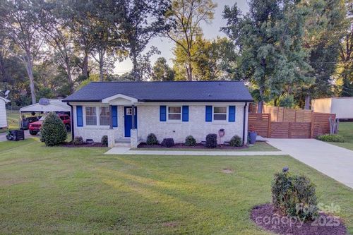 508 Hand Cir, Lowell, NC, 28098-1916 | Card Image