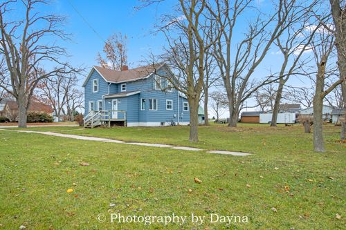 410 E Main St, Ashkum, IL, 60911-6066 | Card Image