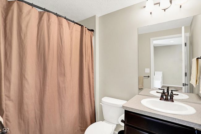 Full bathroom in basement | Image 37
