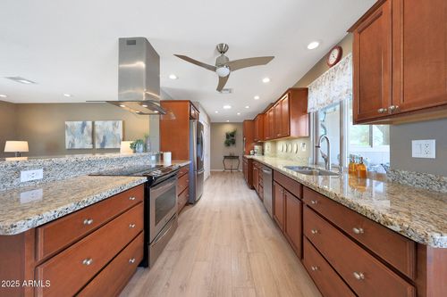 10134 W Sutters Gold Ln, Sun City, AZ, 85351-1243 | Card Image