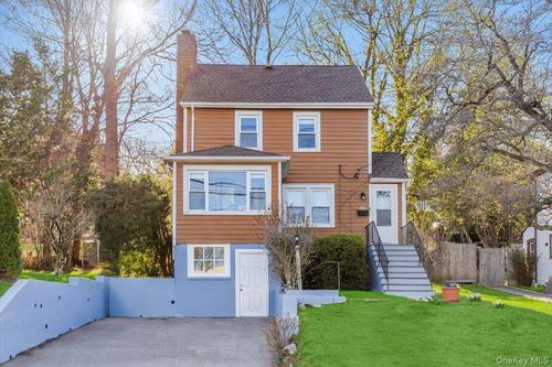 280 Knollwood Rd, White Plains, NY, 10607-1823 | Card Image