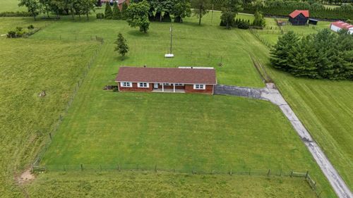 1055 Graves Rd, Stamping Ground, KY, 40379-9719 | Card Image