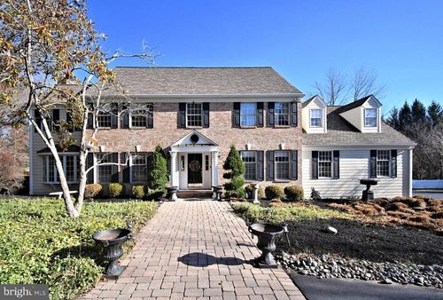 4 Pine Heritage Dr, NEWTOWN, PA, 18940-2920 | Card Image