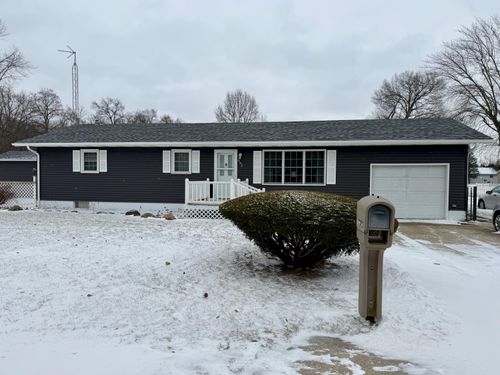 402 E Saint Louis St, Knox, IN, 46534-1561 | Card Image