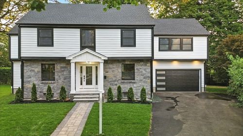 22 Bonmar Cir, Auburndale, MA, 02466-2708 | Card Image