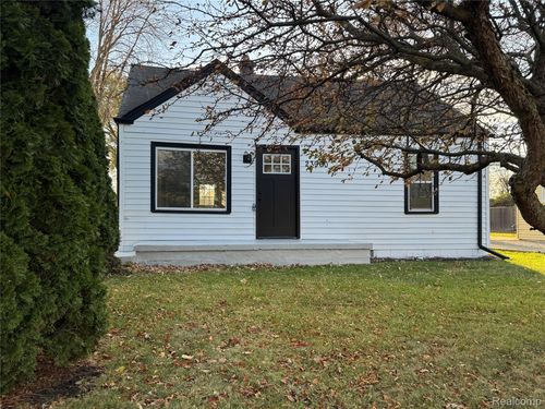 23960 Trombley St, Clinton Township, MI, 48035-3870 | Card Image