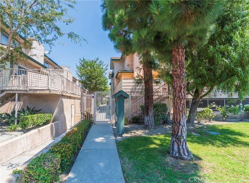 8-1235 Corona Ave, Long Beach, CA, 90803-3313 | Card Image