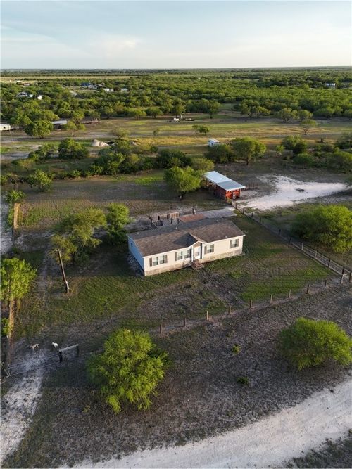 853 S County Road 307, Orange Grove, TX, 78372-9224 | Card Image