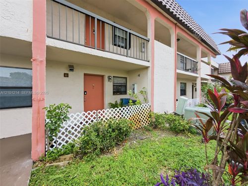 1-103-821 Ne 207th Ln, Miami, FL, 33179-1941 | Card Image