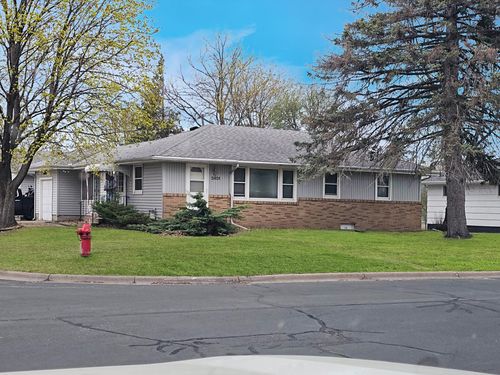 2401 55th Ave N, Brooklyn Center, MN, 55430-2939 | Card Image