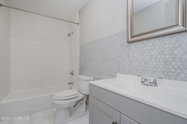 47 Knoll Ct, Condo with 2 bedrooms, 2 bathrooms and null parking in Matawan NJ | Image 6