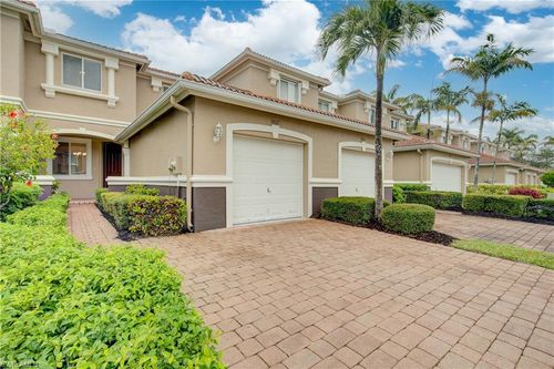 9807 Roundstone Cir, FORT MYERS, FL, 33967 | Card Image