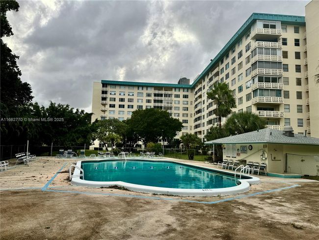 APT-506 - 4330 Hillcrest Dr, Condo with 1 bedrooms, 2 bathrooms and null parking in Hollywood FL | Image 21