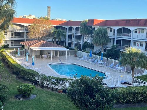 b-581 Blue Heron Dr, Hallandale Beach, FL, 33009-5738 | Card Image