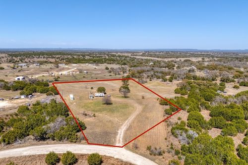 413 Avila Ln, Briggs, TX, 78608-1031 | Card Image