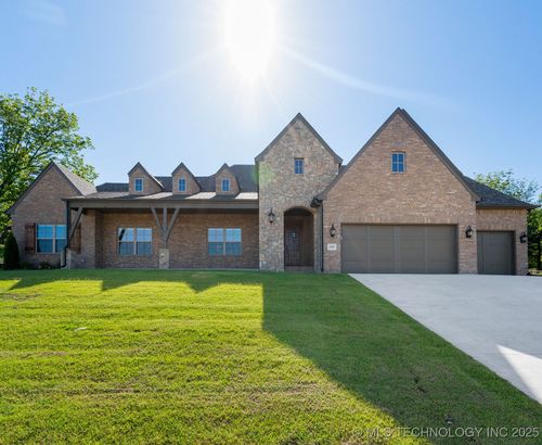 2787 Forest View Dr, Claremore, OK, 74017-9472 | Card Image