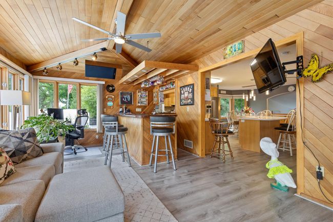 The perfect spot to watch a game with friends | Image 11