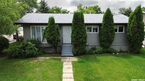 1008 Parklane Drive, Assiniboia, SK, S0H0B0 | Card Image