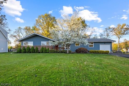 16 Parkway Dr, Pine Brook, NJ, 07058-9551 | Card Image
