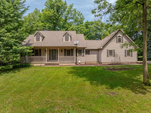 103 Woodland Springs Rd, Denver, IA, 50622-1039 | Card Image