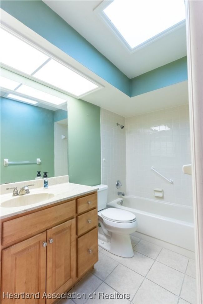 321 Grove Cir, Condo with 2 bedrooms, 2 bathrooms and null parking in AVON PARK FL | Image 26