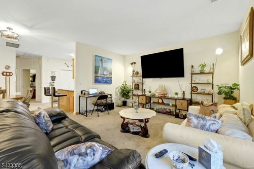 unit-8-520 Victor St, Saddle Brook, NJ, 07663-6143 | Card Image