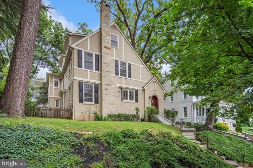4615 Hunt Ave, CHEVY CHASE, MD, 20815-5424 | Card Image