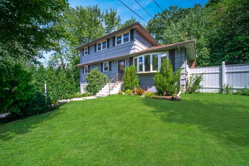 192 Cardinal Dr, Meriden, CT, 06450-7320 | Card Image