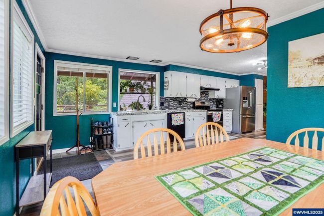 6700 Acorn Way Se, House other with 3 bedrooms, 2 bathrooms and null parking in Turner OR | Image 9