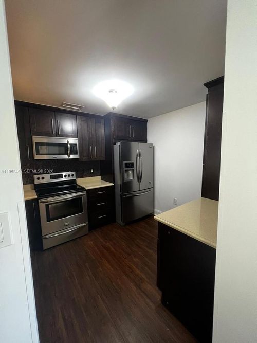 4201-4201 Glenmoor Dr, West Palm Beach, FL, 33409-2823 | Card Image