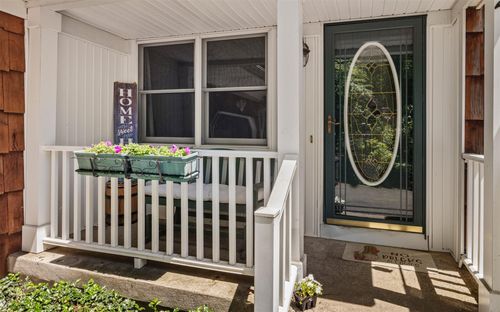 23 Cedar Ave, Setauket, NY, 11733-4007 | Card Image