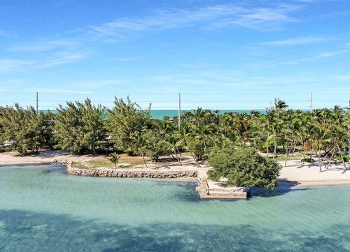75131 Overseas Hwy, Islamorada, FL, 33036-4013 | Card Image