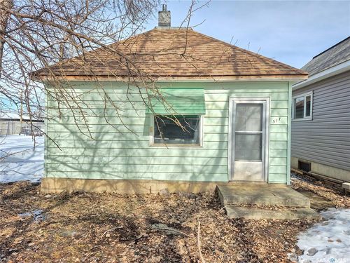 517 Beckwell Ave, Radville, SK, S0C0B8 | Card Image