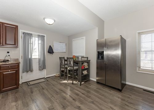 516 W Wells St, Geneseo, IL, 61254-1047 | Card Image