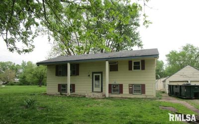 425 163 Rd Street North, House other with 4 bedrooms, 1 bathrooms and null parking in East Moline IL | Image 1