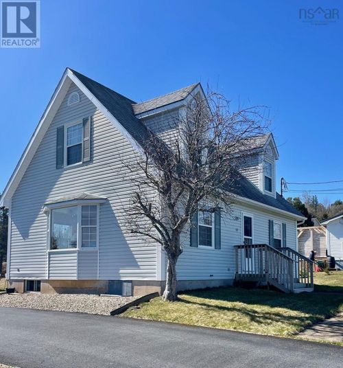 63 Knickle Road, Lunenburg, NS, B0J2C0 | Card Image